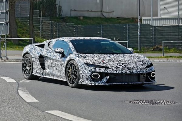 907马力+4.0T V8插混：兰博基尼Temerario敞篷版谍照曝光